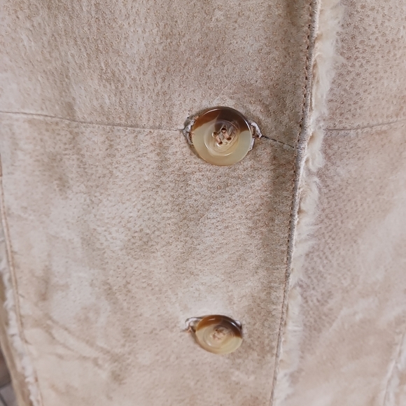 VINTAGE St John's Bay Size Medium Womens Coat Tan Leather Sherpa Style Coat - Picture 3 of 6